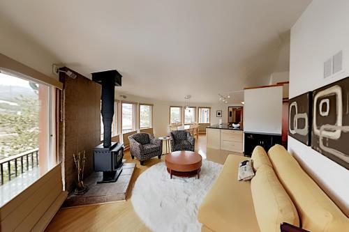 Retro Chic Roundhouse Retreat