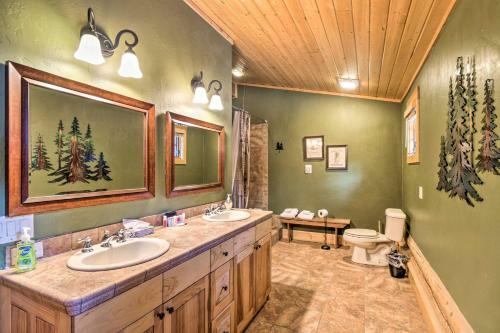 Rustic Mtn Cabin With Private Hot Tub And Deck!