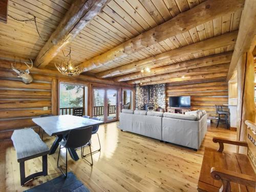 Blue Buffalo Lodge Home