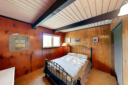Quaint Cabin