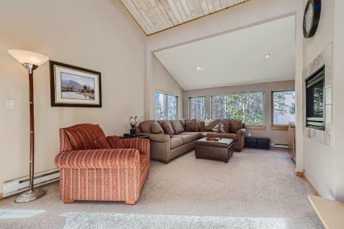 Snodallion Condo Great Breck Location