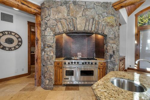 Imperial View Estate Home Unparalleled Mountain Luxury