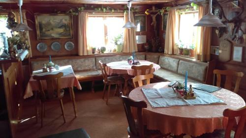 Hostal G�stehaus " Lehbach "