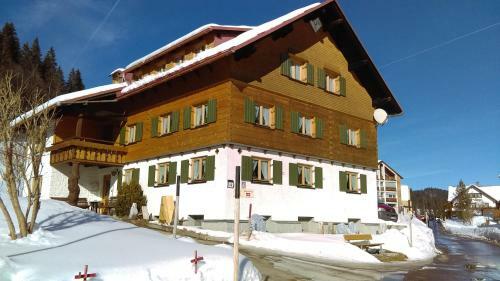Hostal G�stehaus " Lehbach "