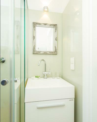 Room 4 & 5 Apartments