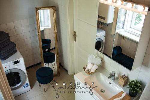 Luxury Apartment In Town