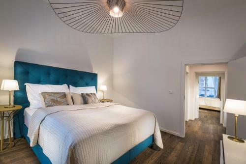 Luxury Modern Designed Oldtown Apartment