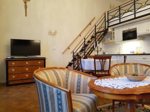 Charles Apartment