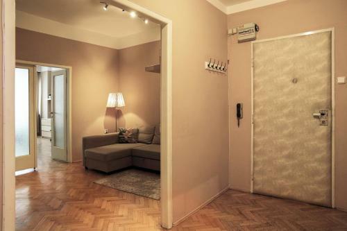 Cozy Apartment 12 Krakovska