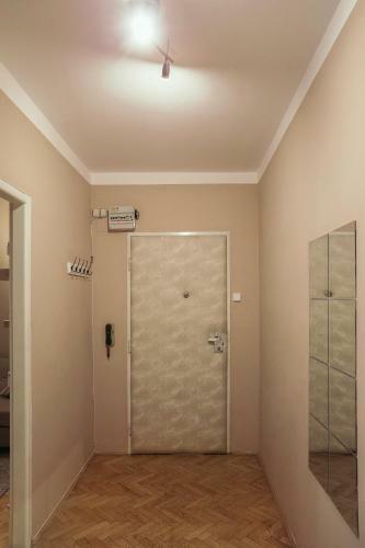 Cozy Apartment 12 Krakovska