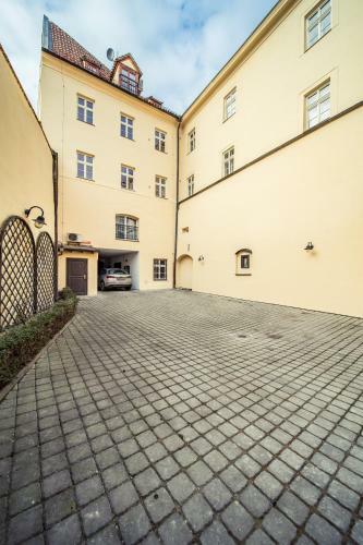 St. George Apartments