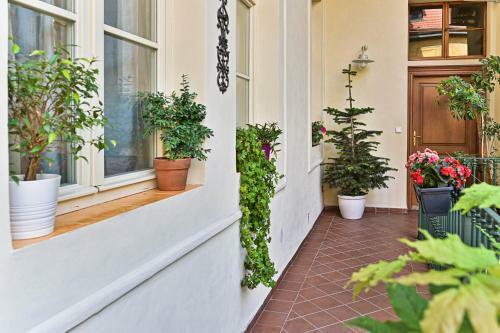 Apartment Nebovidy I - Free Parking - Terrace