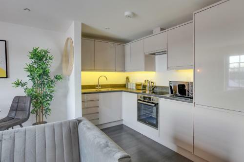 New Moulsham Suite Apartment - Free Parking