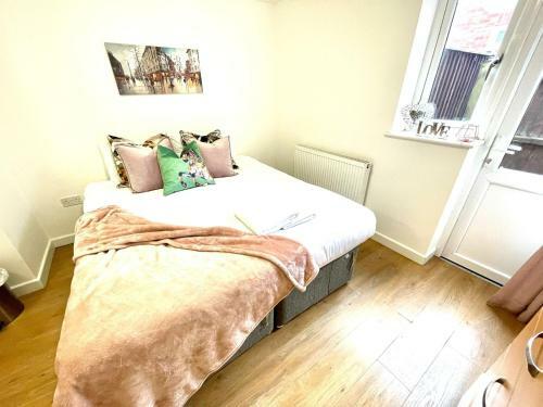 Koala And Tree - Spacious 3 Bed House, Free Parking