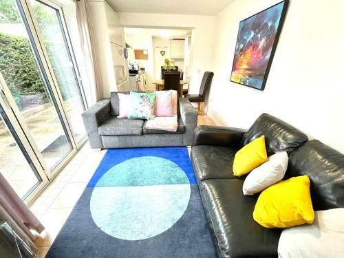 Koala And Tree - Spacious 3 Bed House, Free Parking