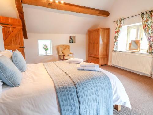 Woodthorpe Cruck Cottage