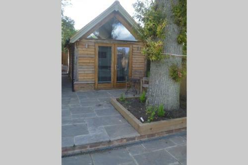 4 Bed Ensuite Rural Contemporary Airy House