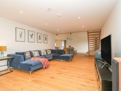1 Seagry Barn