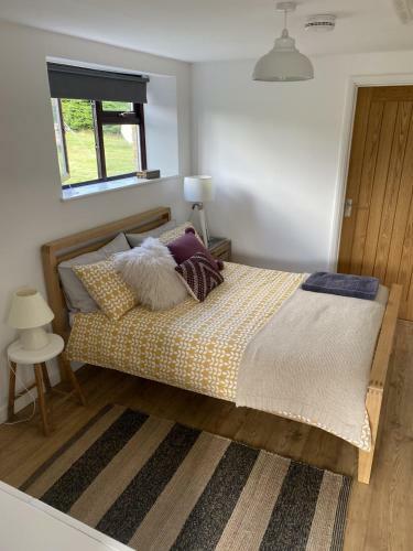 Cosy Cotswolds Self-contained One Bedroom Cottage