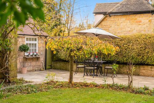 2 Manor Lodge Cottages