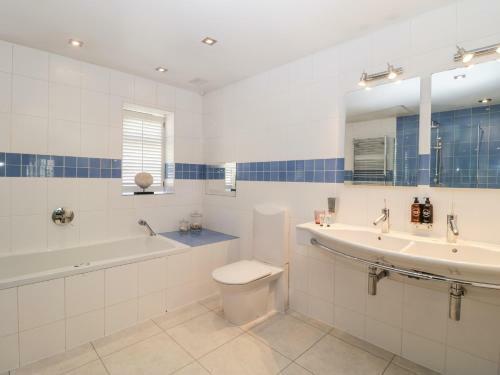 West Lodge Garden Suite