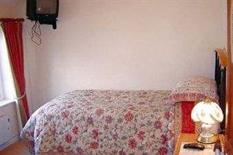Hostal Station Farm Guest House