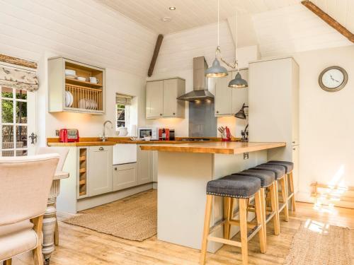 Pass The Keys Charming Cottage With Pretty Private Garden