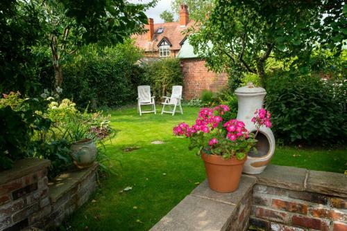 Magnolia Cottage