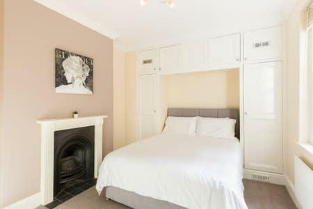 Regency Apartment - Private Entrance & Courtyard