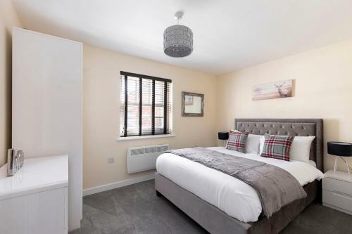 Ground Floor 2 Bedroom Town Centre Apartment