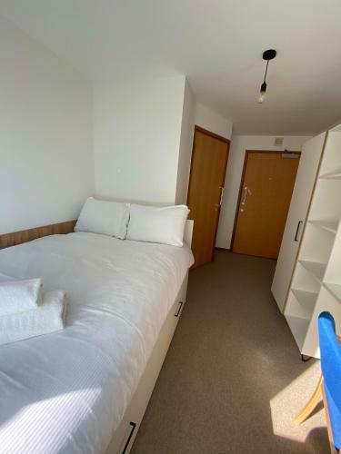 Apartamento Regency Hall Cheltenham 9 Bedroom Cluster Flat