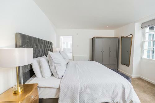 Elizabeth Flat 5 - By Luxury Apartments