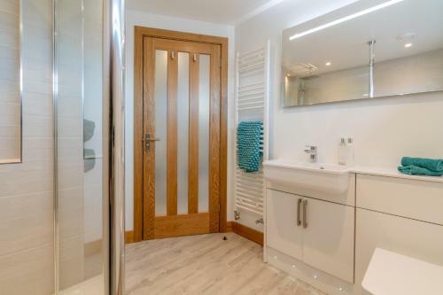 Hillview Hideaway With Hot Tub
