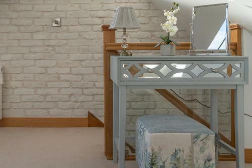 Hillview Hideaway With Hot Tub