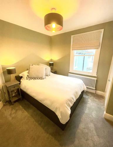 Luxury Home In Cheltenham Town Centre