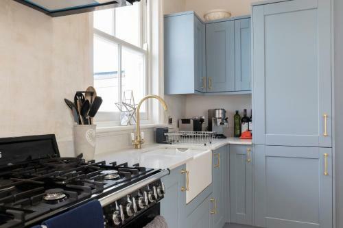 Stunning Newly Refurbished Victorian Split-villa