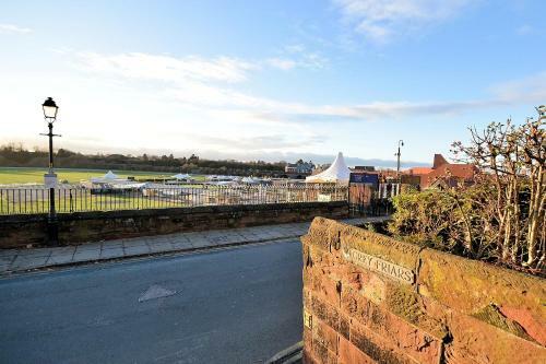 The Racecourse Garden Apartments