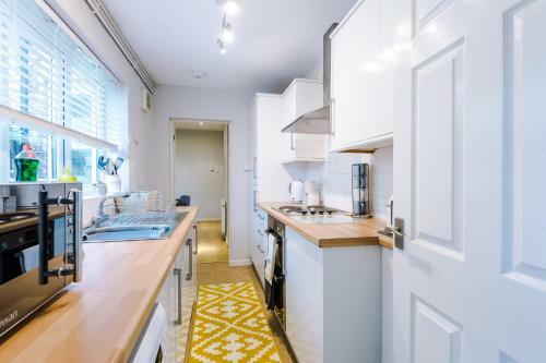 Quaint 2 Bedroom City Cottage