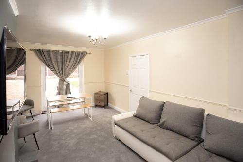 Sherwood Stay: Netflix, Parking, Garden