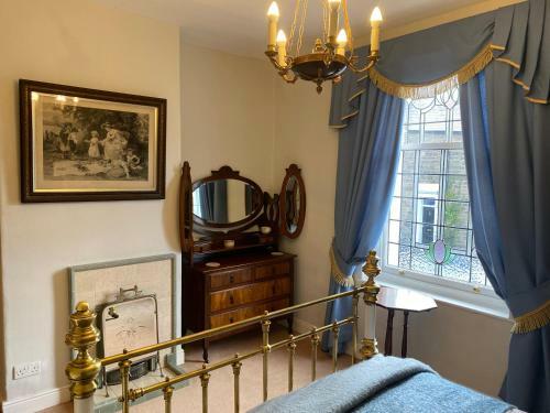Number 19 - Victorian Town House