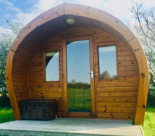 The Oaks Glamping - Pips Cabin