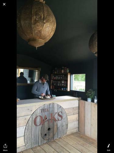 The Oaks Glamping - Pips Cabin