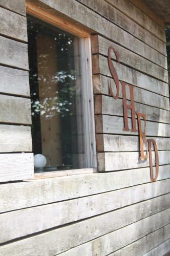 The Oaks Glamping - Pips Cabin