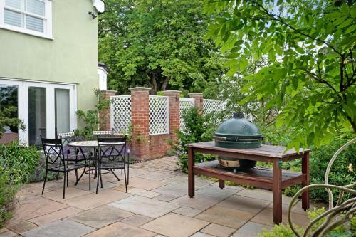 Barn House Large Period Property Grade II Listed