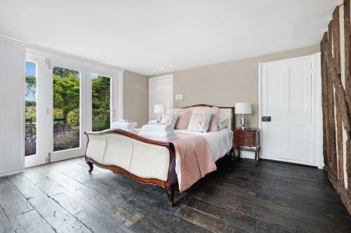 Barn House Large Period Property Grade II Listed