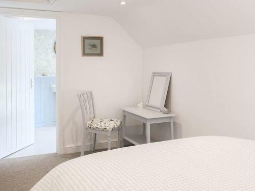 Ivy Thorn Cottage - Uk30114