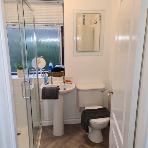 New-pristine, 5 Berth, Self-catering, Secure Off-road Parking