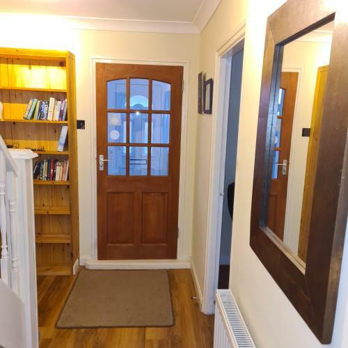 New-pristine, 5 Berth, Self-catering, Secure Off-road Parking
