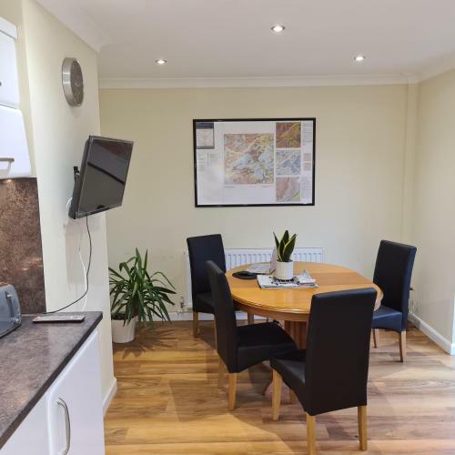 New-pristine, 5 Berth, Self-catering, Secure Off-road Parking
