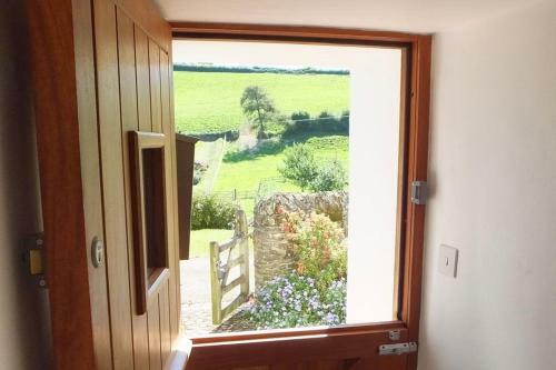 Middle Cottage - Tranquil Cottage Ideal For Walkers